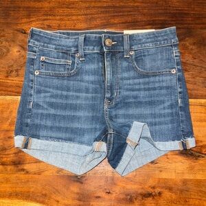 AMERICAN EAGLE SIZE 6 DENIM SHORTS
